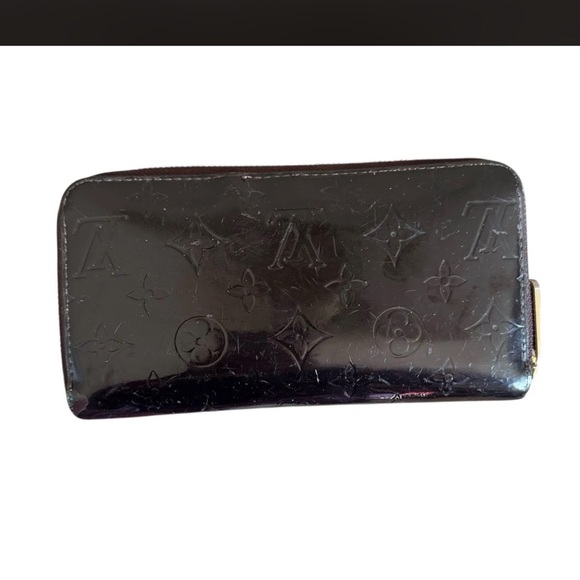 Authentic Louis Vuitton Burgundy Patent Leather Zippy Wallet - Picture 1 of 15